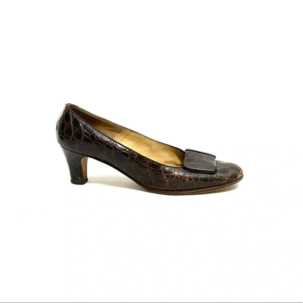 Vintage 1950s crocodile leather slip on classic workwear pumps